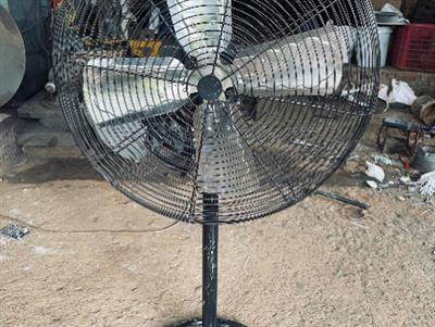 Quạt đứng Vn 600